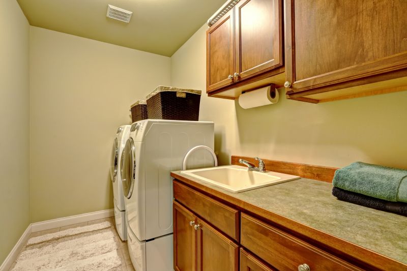Maximizes storage space efficiently